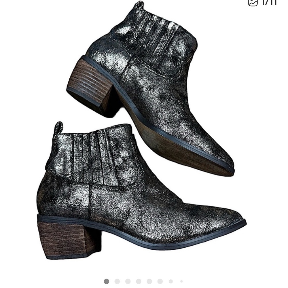 BAND OF GYPSIES: Distressed Bronze  Silver Borderline Ankle Boot - Size 7.5